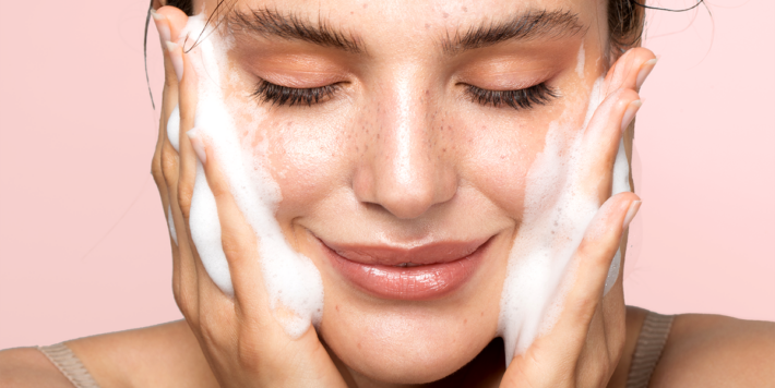 skincare 1588698347 1 - 7 Warning Signs You Need to Change Your Daily Skincare Routine