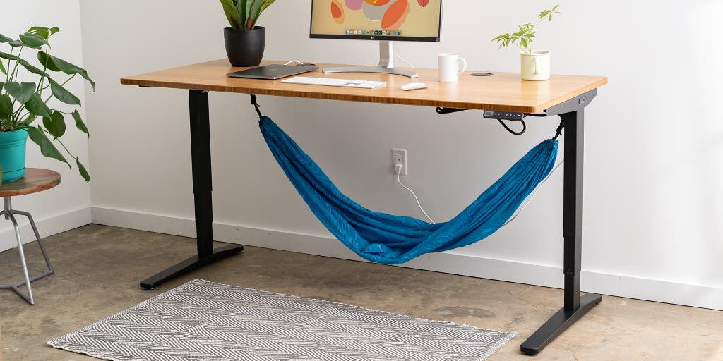 9 reasons why an electric adjustable desk can change the way you work 35166 1 - 9 reasons why an electric adjustable desk can change the way you work!