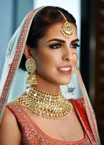 Heres How You Can Style Gold Jewelry With Modern Attire 76857 1 215x300 - Here's How You Can Style Gold Jewelry With Modern Attire